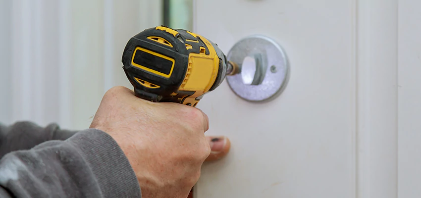 Street Locksmith For Smart Lock Repair in Bonita Springs, FL